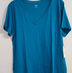 3 NWT v-neck t-shirts bundle